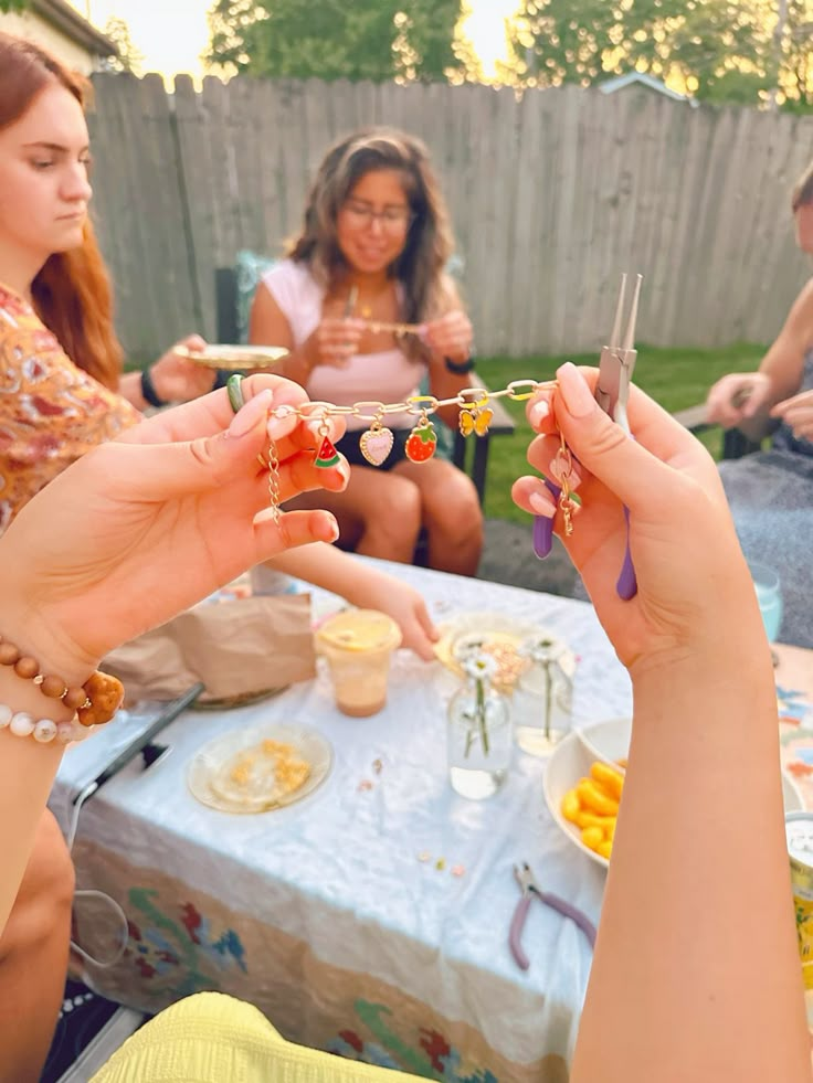 tu tay ben vong tay handmade dep tao nen mon qua y nghia